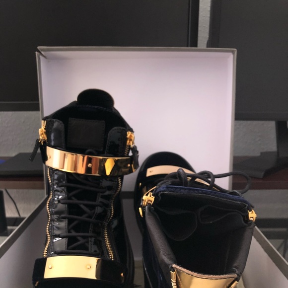 Giuseppe Zanotti - Picture 2 of 4